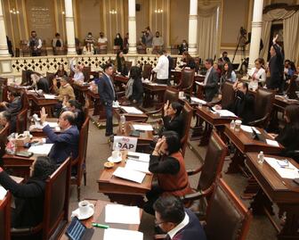 Sólo la mitad de los diputados de Puebla atiende problemas en sus  municipios
