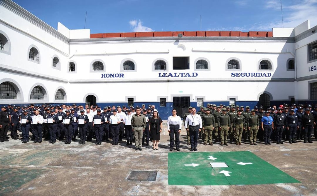 Instructores de la UCIPS fueron reconocidos por contribuir a la capacitación de la Policía Estatal y de la Guardia Forestal | Foto: Gobierno del Estado