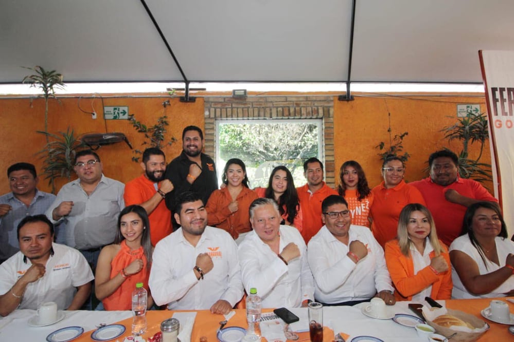 El candidato Fernando Morales Martínez visitó el municipio de Tehuacán | Foto: Facebook Fernando Morales Martínez