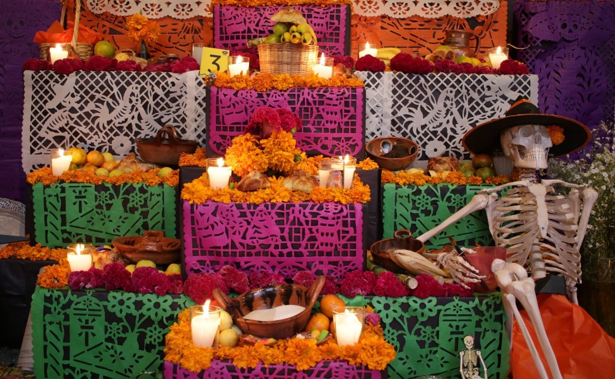 Estos son los elementos que no pueden faltar en una ofrenda