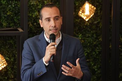 ¿Quién es Mario Riestra Piña?