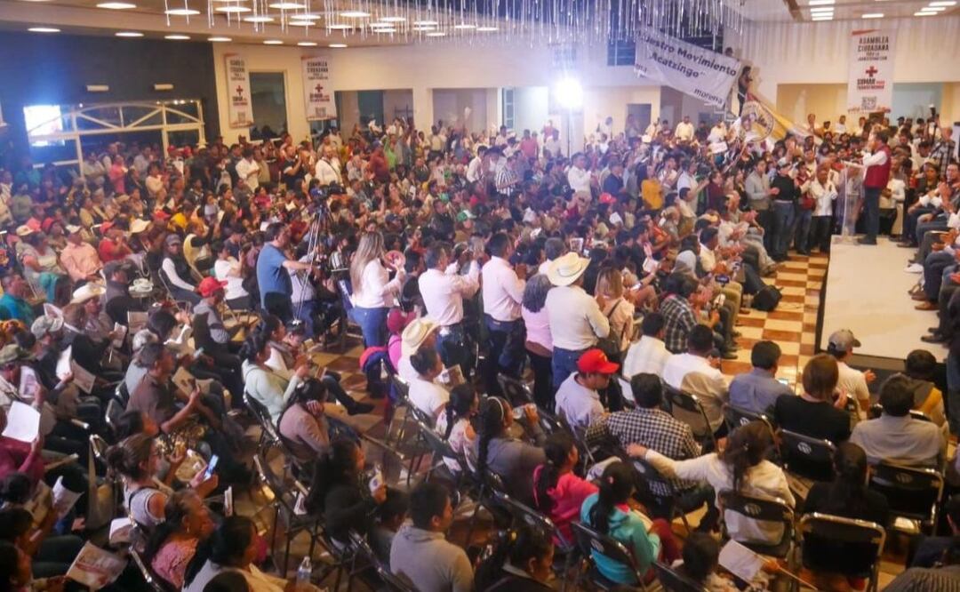 Ignacio Mier Velazco visitó a los pobladores de Acatzingo. | Foto: Especial