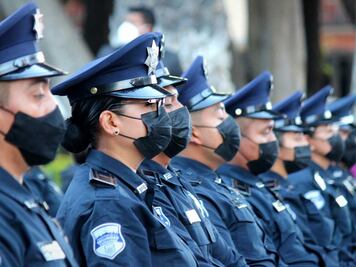 Son las ‘bobbies’ el origen del color de los uniformes de los policías del mundo