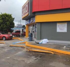 Hospital de Texmelucan negó atención a una mujer y murió afuera del Oxxo