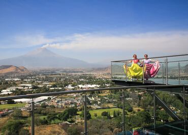 Si visitas el mirador de cristal de Atlixco, no olvides llevar tus mejores calcetines