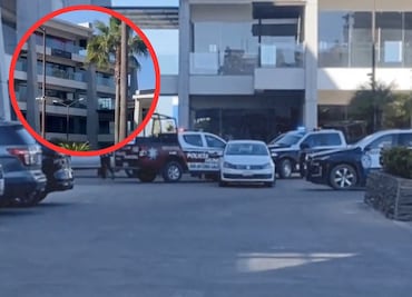 Mujer se avienta del cuarto piso en Plaza Paseo del Sur, Lomas de Angelópolis