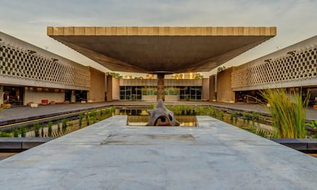 ¿Cuál es la manera más barata de llegar de Puebla al Museo Nacional de Antropología?