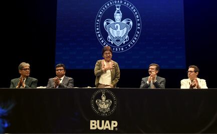 Reconoce Rectora Lilia Cedillo compromiso social de egresados de Economía y Finanzas