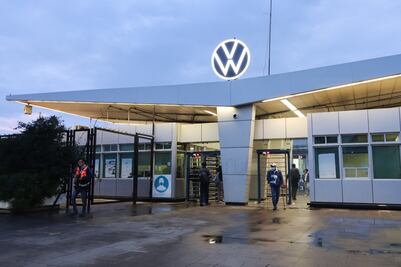 Trabajadores de Volkswagen rechazan propuesta de incremento salarial