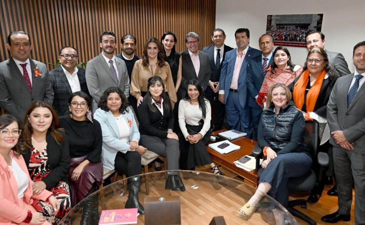 Alejandro Armenta sostuvo un encuentro con integrantes de la bancada poblana de Morena / Foto: Especial