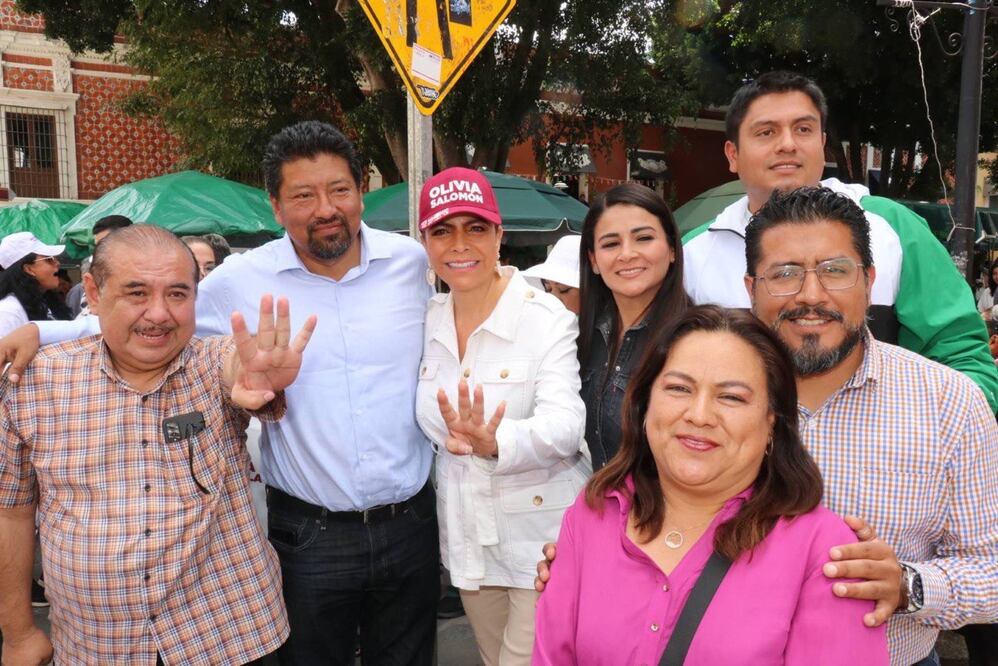 Olivia Salomón habló con comerciantes del barrio de Los Sapos | Fotos Especiales para El Universal Puebla