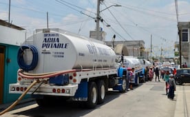Armenta asegura que hicieron del agua un negocio y arranca reparto gratuito con 100 pipas en Puebla