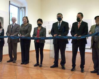 Rectora Lilia Cedillo inaugura exposición sobre Nikola Tesla