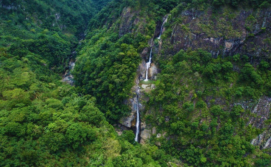 En Puebla hay cascadas impresionantes | Portada: Foto Cascada de Alpopoca / Johnny Pivaral Fotografia