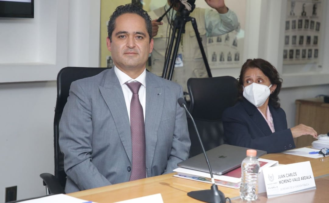 El secretario de la Función Pública, Juan Carlos Moreno Valle, investiga boquete financiero de Barbosa | Foto: Agencia Es Imagen para El Universal Puebla