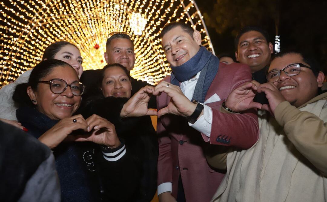 El gobernador Alejandro Armenta convivió con familias poblanas en el Festival Navideño “Por Amor a Puebla” I Foto: Gobierno del Estado