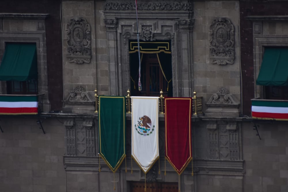 La principal ceremonia del Grito de Independencia se realiza desde el balcón de Palacio Nacional | Foto: Agencia Es Imagen para El Universal Puebla