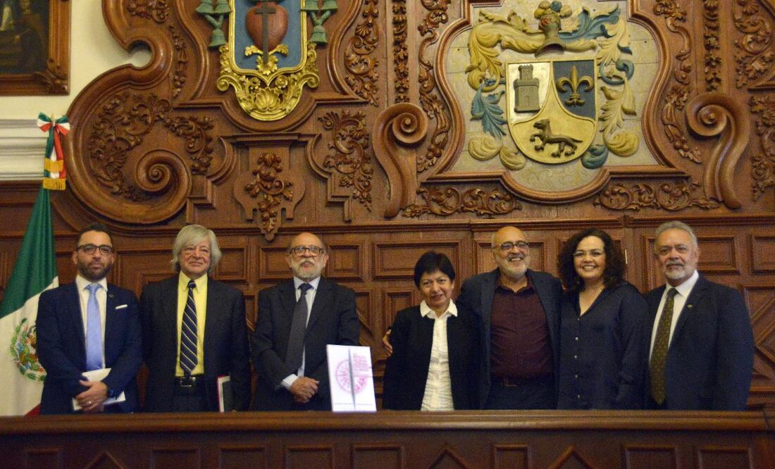 La rectora asistió a la presentación de un libro | FOTO: Agencia Es Imagen para El Universal Puebla
