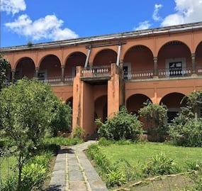 ¿Cuál es el misterio de la extraña piedra prehispánica que está en una hacienda de Aljojuca?