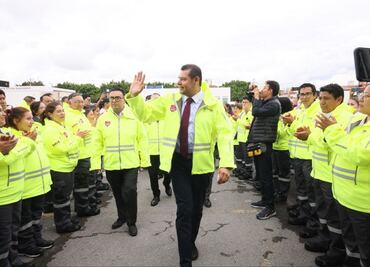Armenta entrega insumos, vehículos y equipo a personal de salud en Puebla