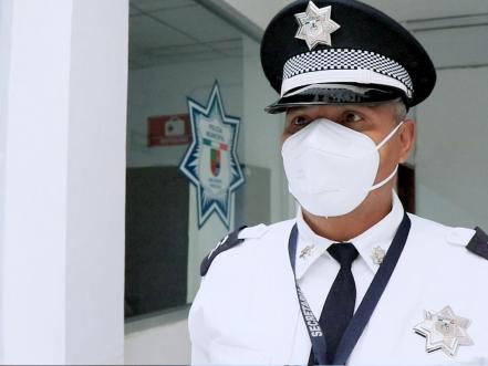 Tras 33 años de policía, Camerino Hernández deja su placa y uniforme