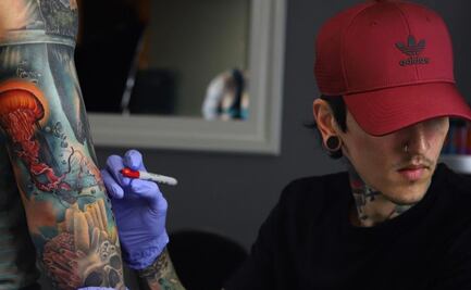 Andrés Acosta, pionero del tatuaje surrealista