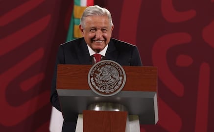 AMLO hace la competencia a Vitacilina y recomienda "AMLOcipina" a adversarios del AIFA