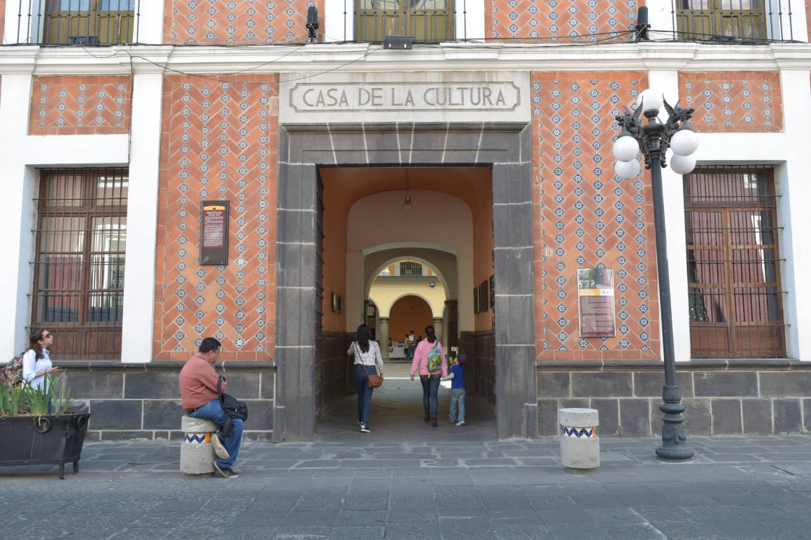 Para más detalles sobre las bases de cada convocatoria, los interesados pueden contactar a través del correo talleres.literarios@puebla.gob.mx o llamando al número telefónico 222 246 84 16. 

Foto: Producción El Universal Puebla