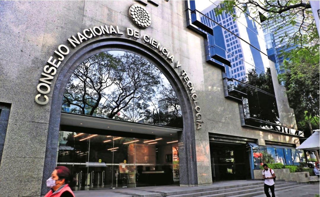 Conacyt. Publica nuevo Reglamento de Becas; elimina suspender pago a becarias embarazadas. Foto: Archivo EL UNIVERSAL