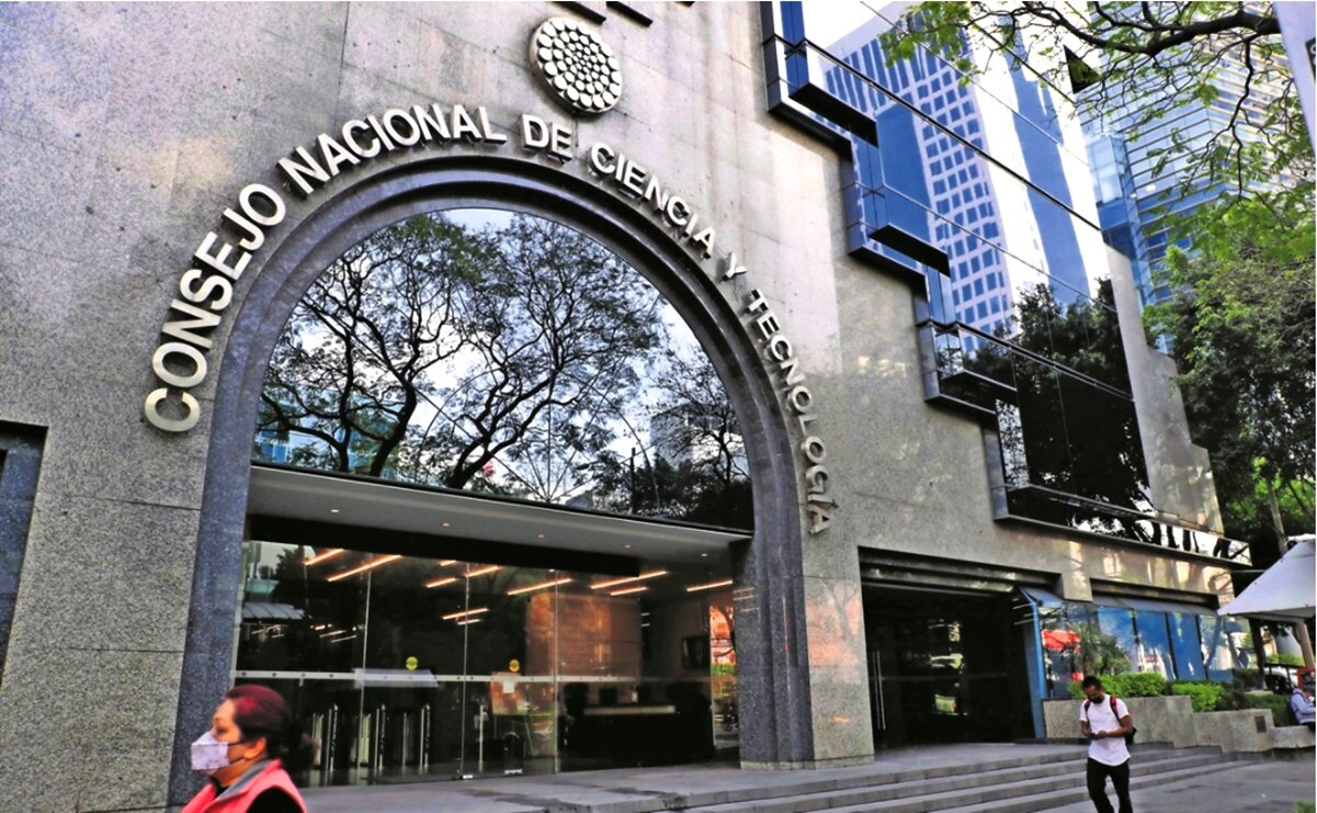 Conacyt. Publica nuevo Reglamento de Becas; elimina suspender pago a becarias embarazadas. Foto: Archivo EL UNIVERSAL