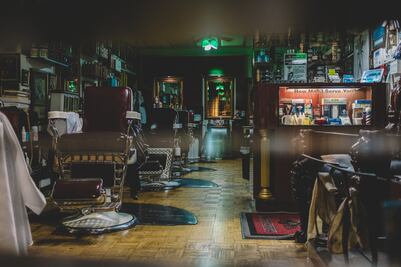 Un fantasma en una barbería, el video viral en TikTok