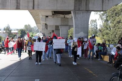 Antorchistas bloquean la México-Puebla; protestan por corte de energía eléctrica
