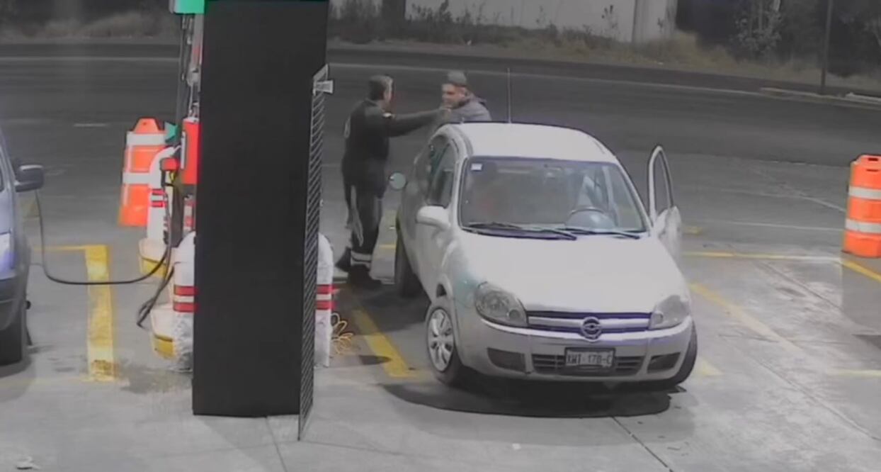 En redes sociales se viralizó el asalto a una gasolinera en Puebla | Captura