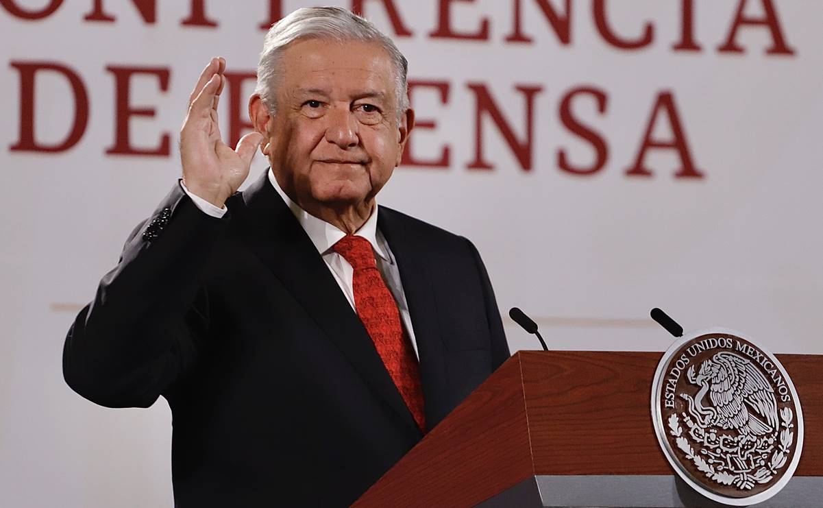 AMLO reprocha “escándalo” de los medios por retén de hombres armados en Badiraguato