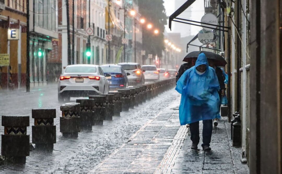 La tarde de este viernes 11 de agosto se reportó caída de granizo y lluvias en la ciudad de Puebla | Foto: Agencia Es Imagen para El Universal Puebla