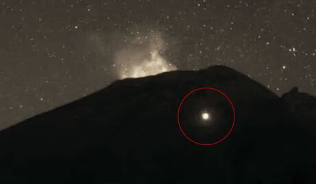 Misteriosa luz es captada en laderas del Popocatépetl