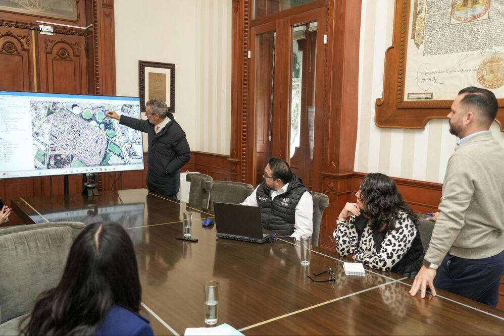 Pepe Chedraui revisa proyectos de mejoramiento de calles en Puebla | Foto: Ayuntamiento de Puebla