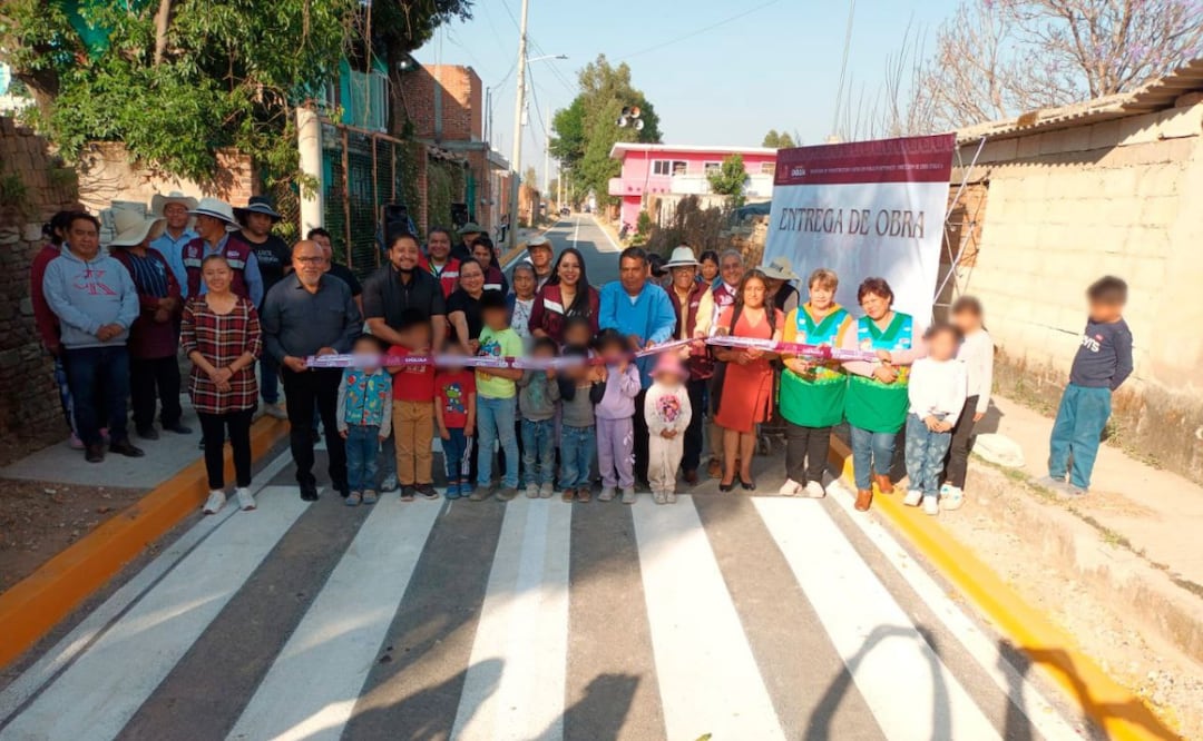 Tonantzin Fernández entrega pavimentación de la 4 Norte en San Juan Tlautla | Foto: Gobierno de San Pedro Cholula.