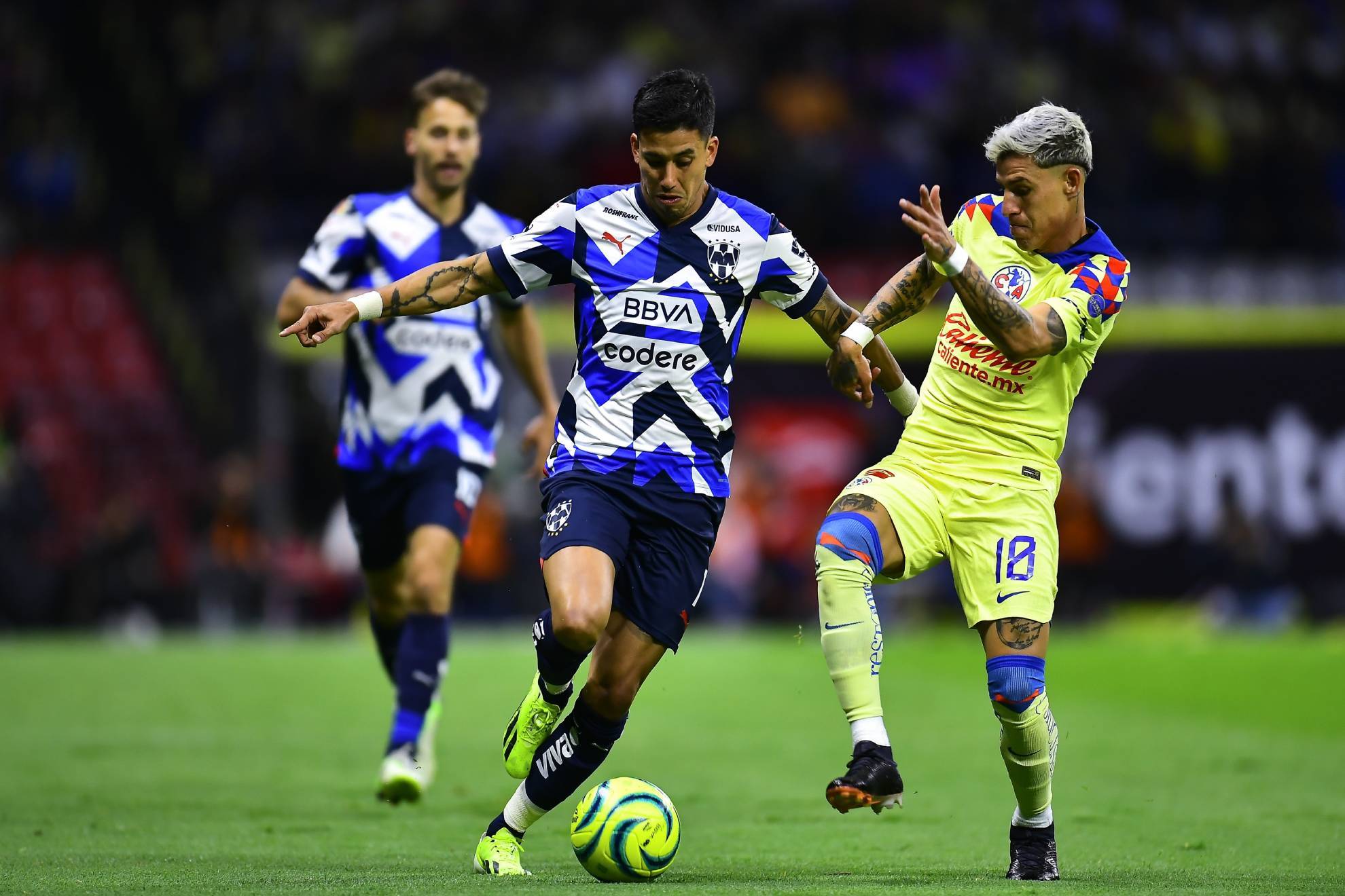 Los azulcremas tienen la mirada puesta en el tricampeonato, un logro que de conseguirse, les permitiría consolidarse como una de las instituciones más exitosas del fútbol mexicano.

Foto: Producción El Universal Puebla