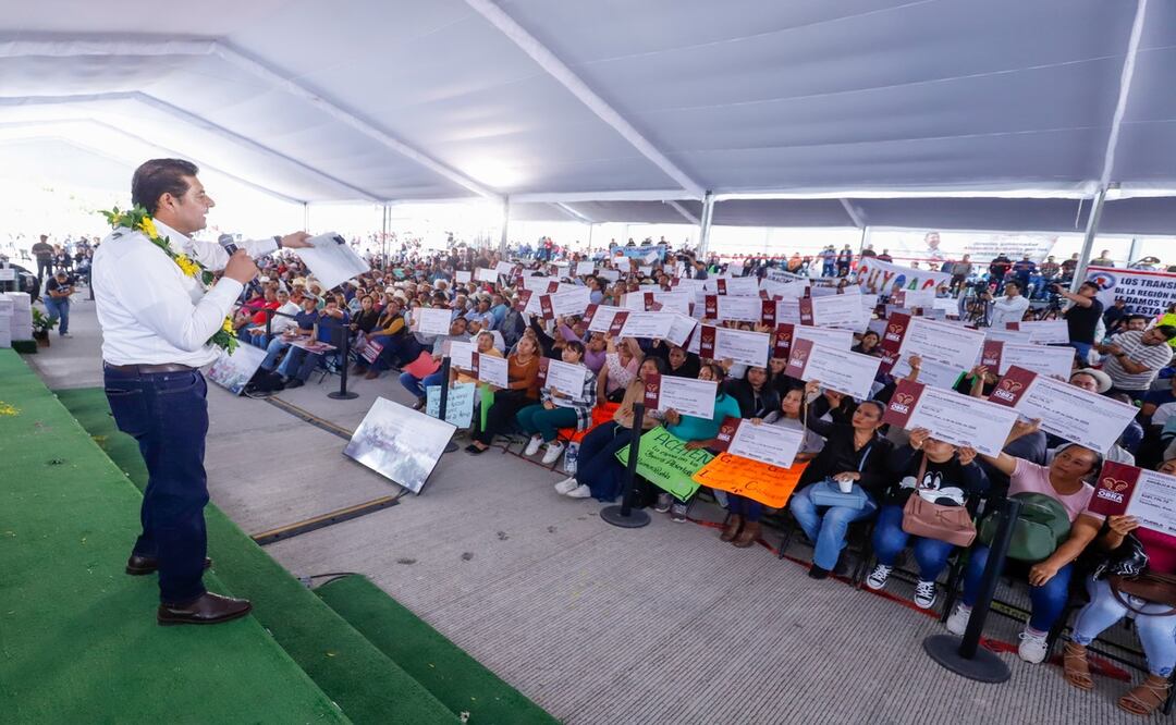 Alejandro Armenta destacó que el recurso ya está disponible para que los comités ciudadanos lo ejecuten directamente | Foto: Gobierno del Estado