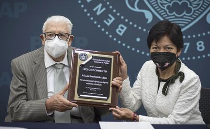 BUAP reconoce a José Manuel González Salgado por su aportación a la autonomía universitaria