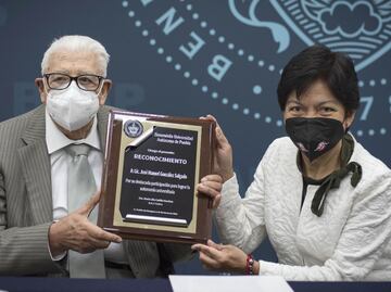BUAP reconoce a José Manuel González Salgado por su aportación a la autonomía universitaria