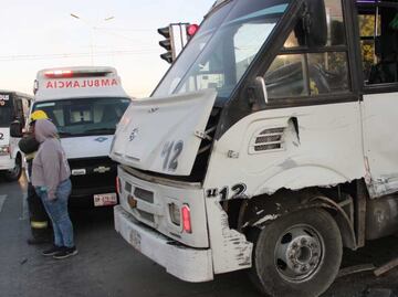 Choque deja cinco lesionados en el Bulevar 18 de Noviembre