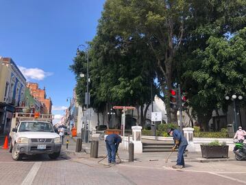 Comienza el retiro de bolardos en Puebla