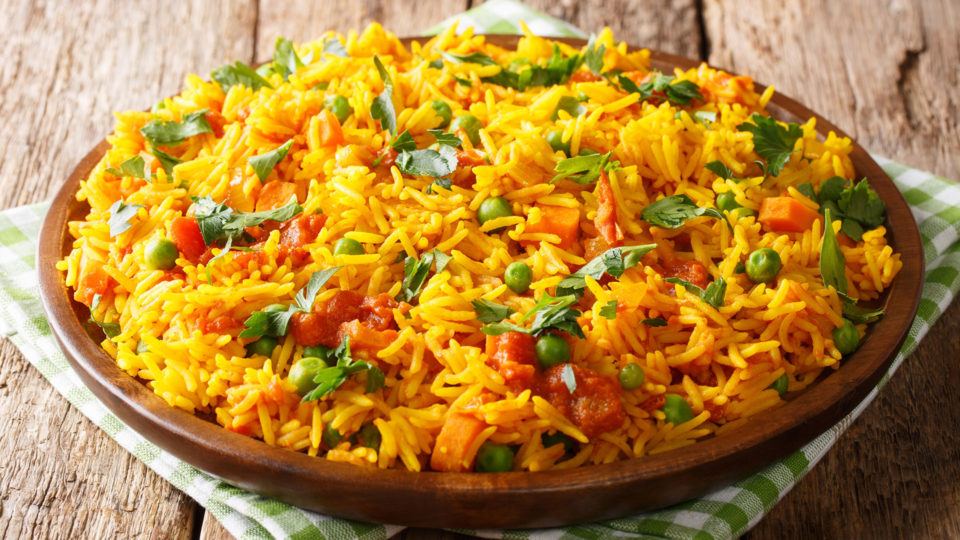  Aunque se ha vuelto común en conversaciones cotidianas, este concepto genera confusión y preocupación, ya que muchos temen que el arroz plástico contenga materiales no comestibles o peligrosos para la salud. 

Foto: Producción El Universal Puebla
