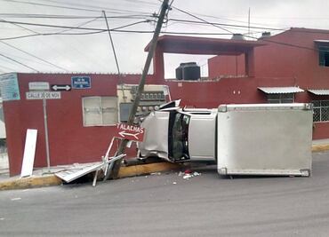 ¡Karma inmediato! Atropelló a adulto mayor que iba a vacunarse y volcó al intentar huir