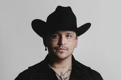Christian Nodal provoca alboroto en redes sociales tras mostrarse sin tatuajes