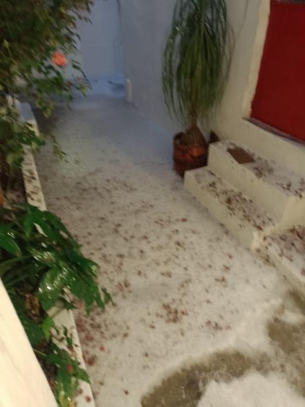 Sorprende intensa granizada en Puebla