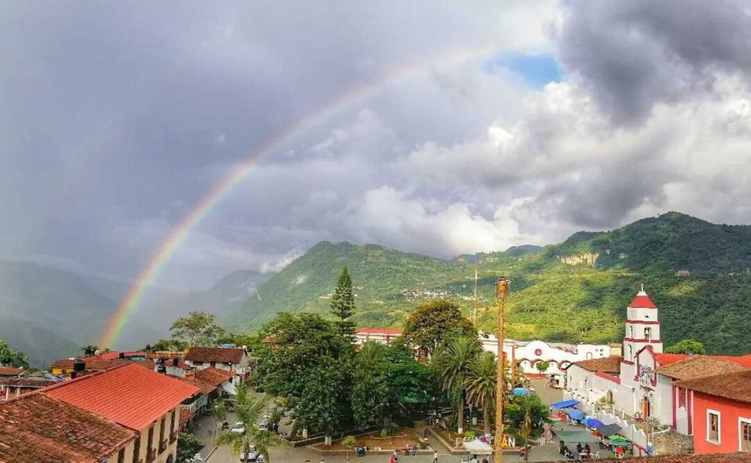 Si buscas pueblos mágicos cerca de la CDMX pues te recordamos que Puebla tiene 12 | Foto: Pahuatlán Pueblo Mágico