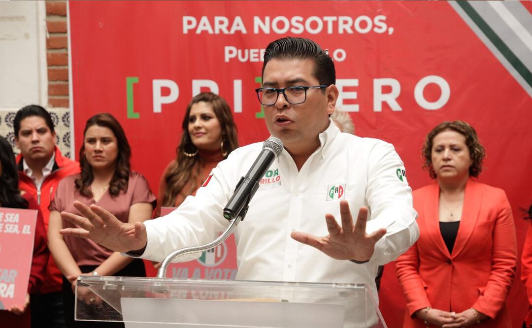 Néstor Camarillo con un comunicado aseguró que no era su intención revictimizar a Elena Ríos y Carmen Sánchez | FOTO: Agencia Es Imagen para El Universal Puebla